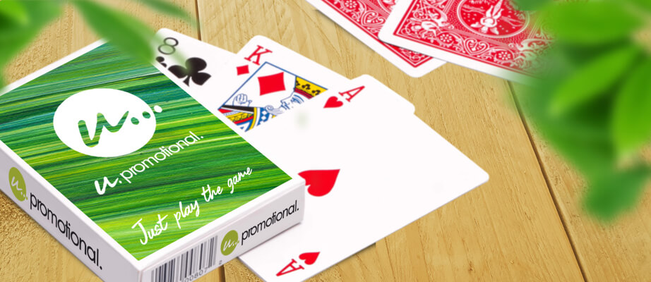 Spielkarten und individualisierte Spielkartenschachtel mit Werbeaufdruck von Maxilia 